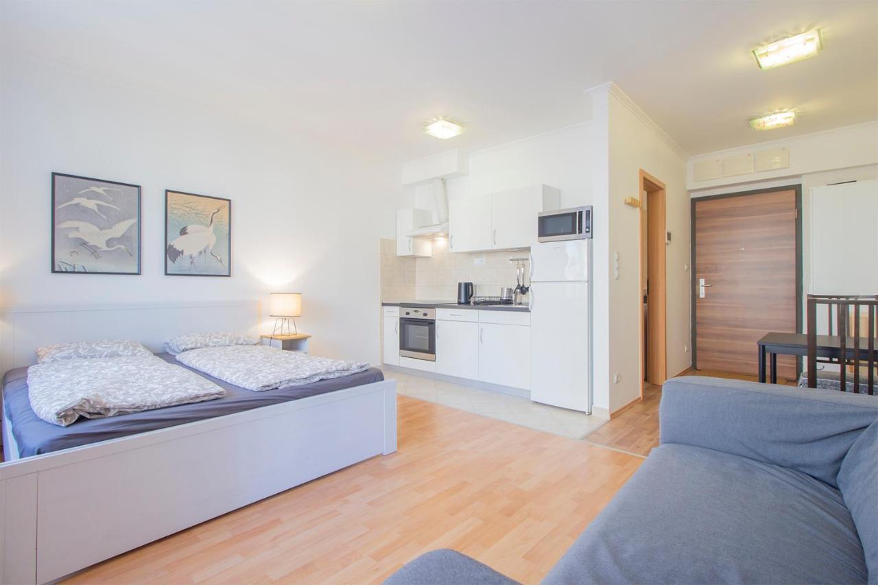 شقة Corvin Modern Studio With Ac, Parking بودابست المظهر الخارجي الصورة