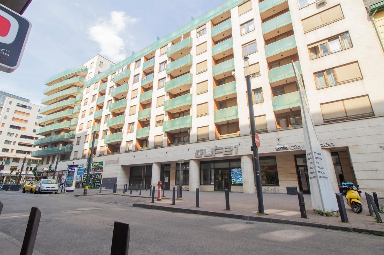 شقة Corvin Modern Studio With Ac, Parking بودابست المظهر الخارجي الصورة