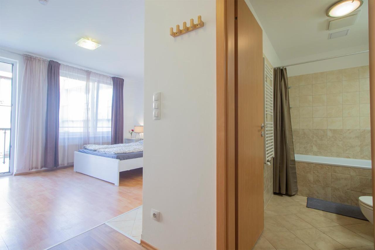 شقة Corvin Modern Studio With Ac, Parking بودابست المظهر الخارجي الصورة