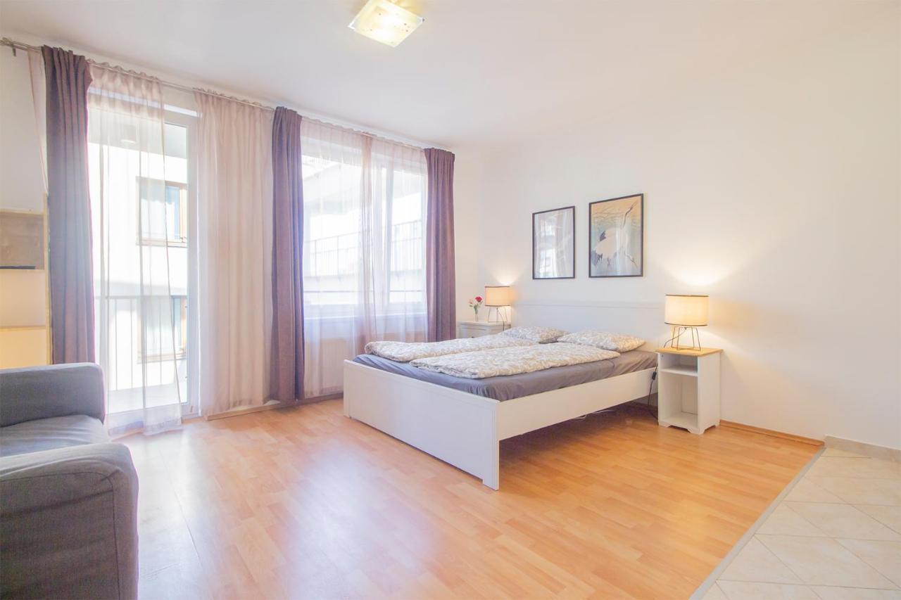 شقة Corvin Modern Studio With Ac, Parking بودابست المظهر الخارجي الصورة